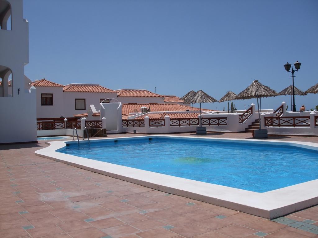 Club El Beril Aparthotel Адехе Екстериор снимка