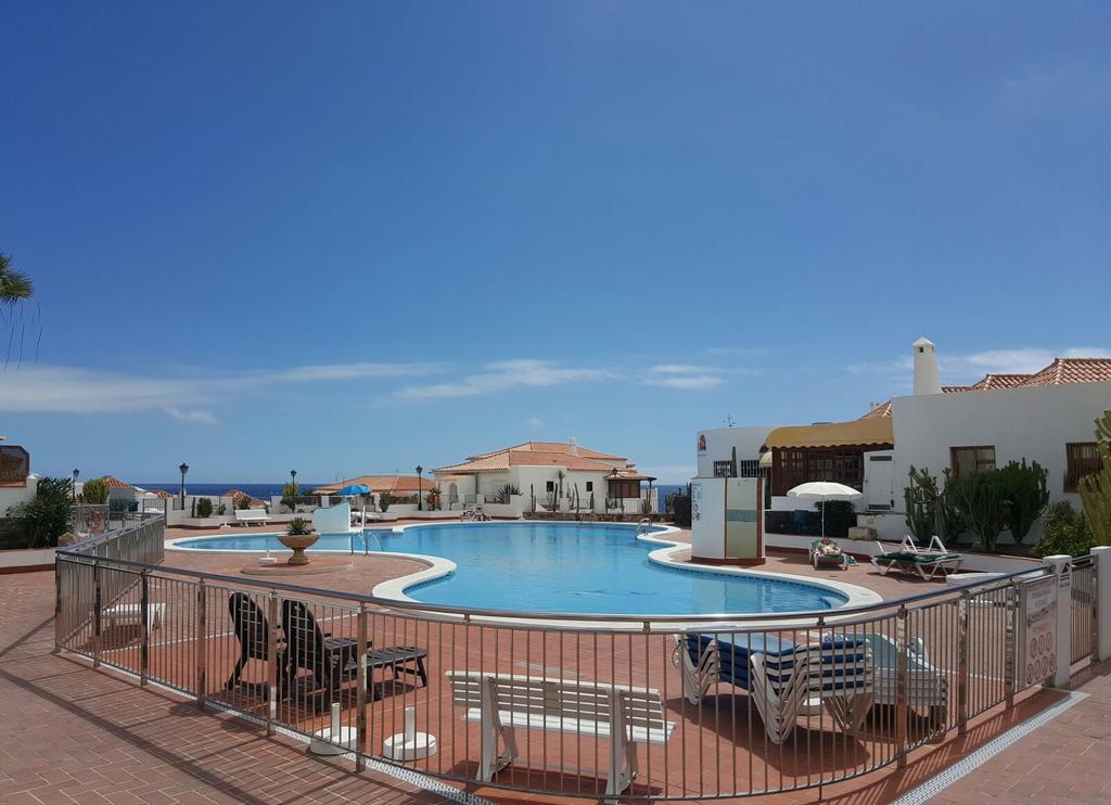 Club El Beril Aparthotel Адехе Екстериор снимка